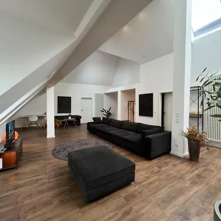 Urban Charm Design Loft Daire