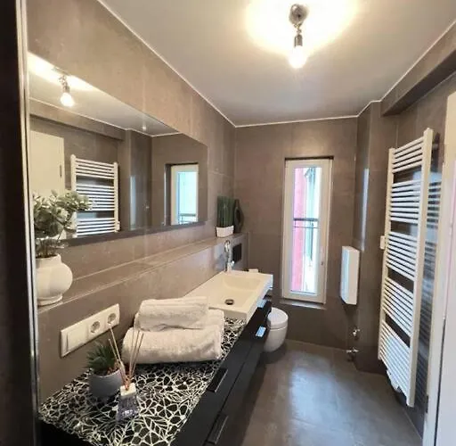 Urban Charm Design Loft *